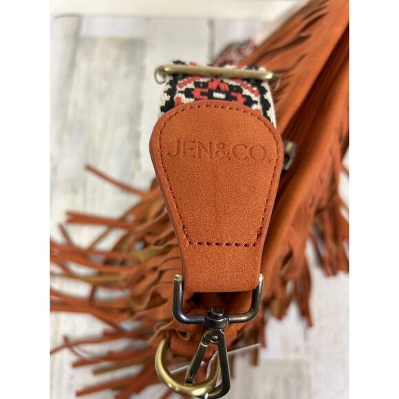Jen & Co Women’s Brick Sadie Vegan Leather Aztec Fringe Boho Crossbody Bag NEW - Picture 5 of 10